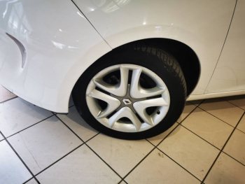 Photo 4 du bon plan RENAULT Zoe Zen charge normale R90 occasion à 10490 €
