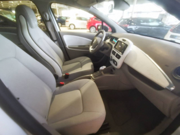 Photo 8 du bon plan RENAULT Zoe Zen charge normale R90 occasion à 10490 €