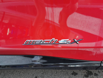 Photo 10 du bon plan FORD Mustang Mach-E Extended Range 99kWh 351ch AWD 9cv occasion à 53390 €