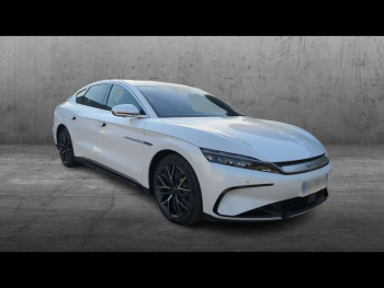Photo 2 du bon plan BYD Han 517ch - 85 kWh Executive (White/Black/Grey) occasion à 59990 €