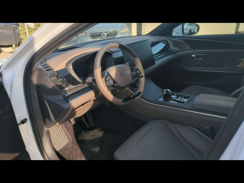 Photo 5 du bon plan BYD Han 517ch - 85 kWh Executive (White/Black/Grey) occasion à 59990 €