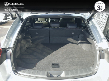 Photo 10 du bon plan LEXUS UX 250h 2WD Luxe occasion à 43900 €