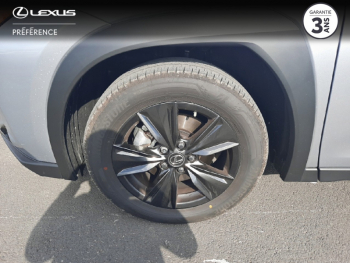 Photo 16 du bon plan LEXUS UX 250h 2WD Luxe occasion à 43900 €
