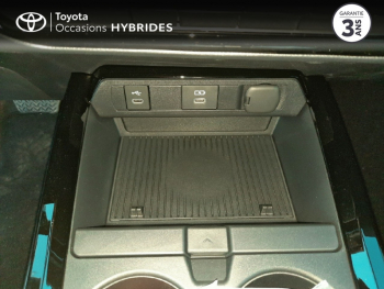 Photo 20 du bon plan TOYOTA Prius Rechargeable 2.0 Hybride Rechargeable 223ch Dynamic occasion à 39490 €