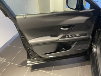 Photo 8 du bon plan LEXUS UX 250h 2WD Premium Edition MY20 occasion à 24900 €