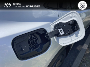 Photo 17 du bon plan TOYOTA Prius Rechargeable 2.0 Hybride Rechargeable 223ch Dynamic occasion à 39490 €