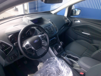 Photo 12 du bon plan FORD Grand C-MAX 1.6 TDCi 115ch FAP Titanium occasion à 13591 €