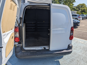 Photo 13 du bon plan CITROEN Berlingo M Electric Club occasion à 10890 €