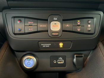 Photo 21 du bon plan NISSAN Leaf 150ch 40kWh Acenta 21 occasion à 13190 €