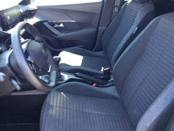 Photo 7 du bon plan PEUGEOT 2008 1.2 PureTech 130ch S&S Style occasion à 15890 €