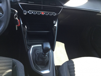 Photo 13 du bon plan PEUGEOT 2008 1.2 PureTech 130ch S&S Style occasion à 15890 €
