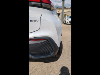 Photo 8 du bon plan TOYOTA C-HR 1.8 140ch Design occasion à 33290 €