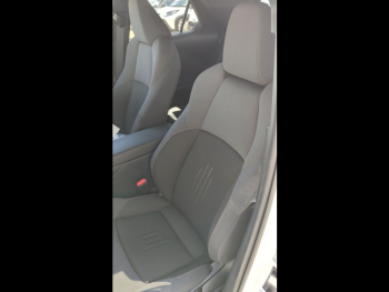 Photo 11 du bon plan TOYOTA C-HR 1.8 140ch Design occasion à 33290 €
