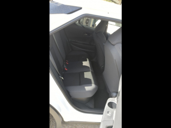 Photo 15 du bon plan TOYOTA C-HR 1.8 140ch Design occasion à 33290 €