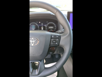 Photo 28 du bon plan TOYOTA C-HR 1.8 140ch Design occasion à 33290 €