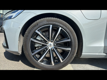 Photo 11 du bon plan VOLVO V60 T6 AWD 253+145ch Plus Style Dark Geartronic 8 occasion à 54900 €