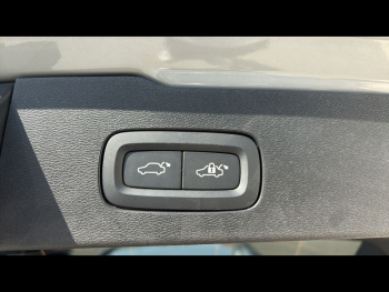 Photo 15 du bon plan VOLVO V60 T6 AWD 253+145ch Plus Style Dark Geartronic 8 occasion à 54900 €