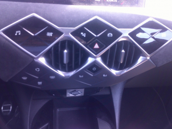 Photo 10 du bon plan DS DS 3 Crossback PureTech 100ch Performance Line occasion à 16900 €