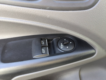 Photo 3 du bon plan FORD Transit Connect VUL L1 1.5 EcoBlue 100ch Limited BVA occasion à 28300 €