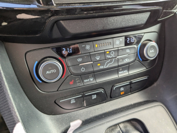 Photo 7 du bon plan FORD Transit Connect VUL L1 1.5 EcoBlue 100ch Limited BVA occasion à 28300 €