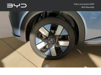 Photo 3 du bon plan BYD Dolphin DESIGN JET BLACK / ATLANTIS GREY occasion à 28990 €