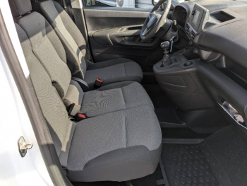 Photo 11 du bon plan OPEL Combo Cargo VUL L1H1 Standard 1.5 100ch S&S Pack Clim soit 11544 HT occasion à 13853 €