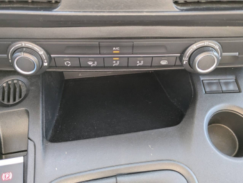 Photo 18 du bon plan OPEL Combo Cargo VUL L1H1 Standard 1.5 100ch S&S Pack Clim soit 11544 HT occasion à 13853 €