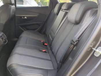 Photo 10 du bon plan PEUGEOT 3008 HYBRID 225ch Allure Pack e-EAT8 occasion à 28790 €