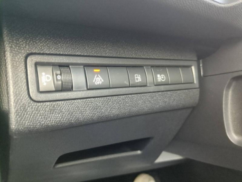 Photo 15 du bon plan PEUGEOT 3008 HYBRID 225ch Allure Pack e-EAT8 occasion à 28790 €