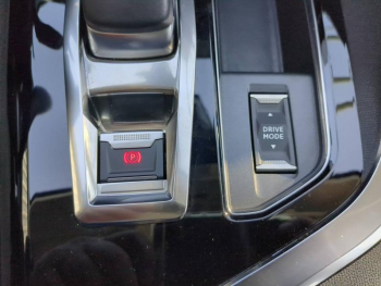 Photo 23 du bon plan PEUGEOT 3008 HYBRID 225ch Allure Pack e-EAT8 occasion à 28790 €