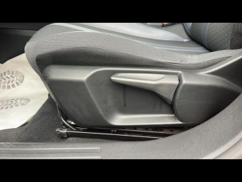 Photo 18 du bon plan PEUGEOT 2008 e-2008 136ch Allure Pack occasion à 16190 €