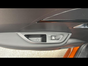 Photo 23 du bon plan PEUGEOT 2008 e-2008 136ch Allure Pack occasion à 16190 €