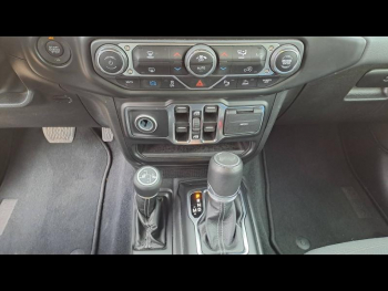 Photo 18 du bon plan JEEP Wrangler 2.0 T 380ch 4xe Sahara Command-Trac MY23 occasion à 59890 €