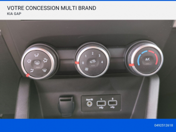 Photo 14 du bon plan RENAULT Clio 1.0 TCe 100ch Evolution GPL occasion à 15490 €