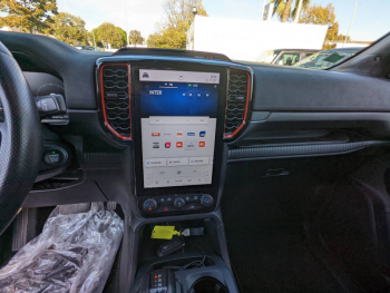 Photo 9 du bon plan FORD Ranger VUL 3.0 EcoBoost V6 292ch Stop&Start Double Cabine Raptor BVA10 occasion à 67890 €