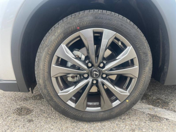 Photo 9 du bon plan LEXUS UX 250h 2WD F SPORT Design occasion à 31900 €