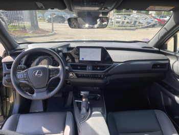 Photo 12 du bon plan LEXUS UX 250h 2WD F SPORT Design occasion à 31900 €