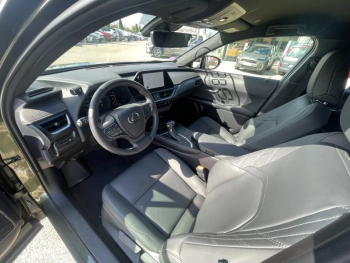 Photo 13 du bon plan LEXUS UX 250h 2WD F SPORT Design occasion à 31900 €