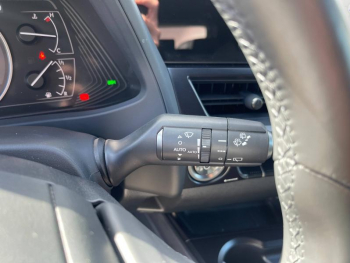 Photo 18 du bon plan LEXUS UX 250h 2WD F SPORT Design occasion à 31900 €