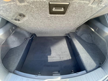 Photo 26 du bon plan LEXUS UX 250h 2WD F SPORT Design occasion à 31900 €