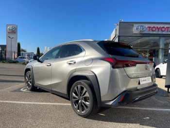 Photo 3 du bon plan LEXUS UX 250h 2WD F SPORT Design occasion à 32500 €