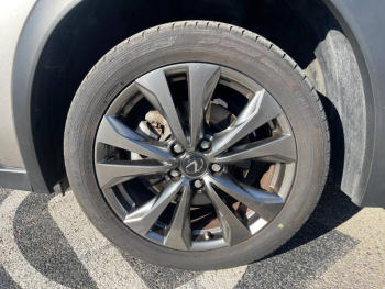 Photo 9 du bon plan LEXUS UX 250h 2WD F SPORT Design occasion à 32500 €