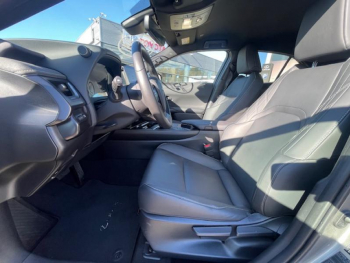 Photo 10 du bon plan LEXUS UX 250h 2WD F SPORT Design occasion à 32500 €