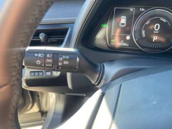 Photo 17 du bon plan LEXUS UX 250h 2WD F SPORT Design occasion à 32500 €