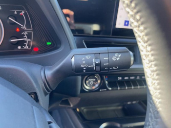 Photo 18 du bon plan LEXUS UX 250h 2WD F SPORT Design occasion à 32500 €