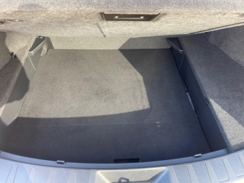 Photo 26 du bon plan LEXUS UX 250h 2WD F SPORT Design occasion à 32500 €
