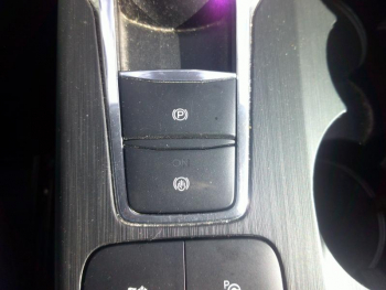 Photo 12 du bon plan FORD Kuga 1.5 EcoBlue 120ch Vignale Powershift occasion à 27710 €