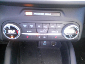Photo 16 du bon plan FORD Kuga 1.5 EcoBlue 120ch Vignale Powershift occasion à 27710 €