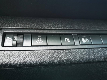 Photo 8 du bon plan PEUGEOT 3008 HYBRID 225ch Allure Pack e-EAT8 occasion à 33900 €