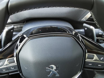 Photo 10 du bon plan PEUGEOT 3008 HYBRID 225ch Allure Pack e-EAT8 occasion à 33900 €